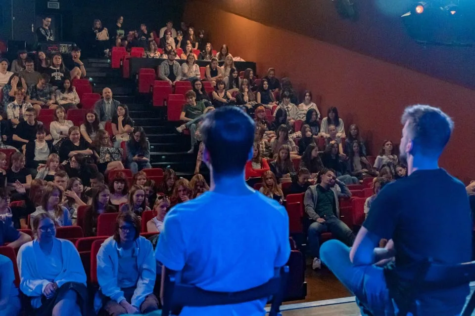 Film krótkometrażowy "Poranki, kiedy wracamy do domów" - Kolektyw Kuzyni