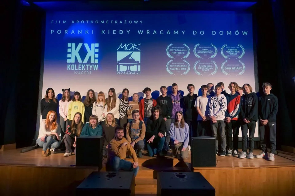 Film krótkometrażowy "Poranki, kiedy wracamy do domów" - Kolektyw Kuzyni